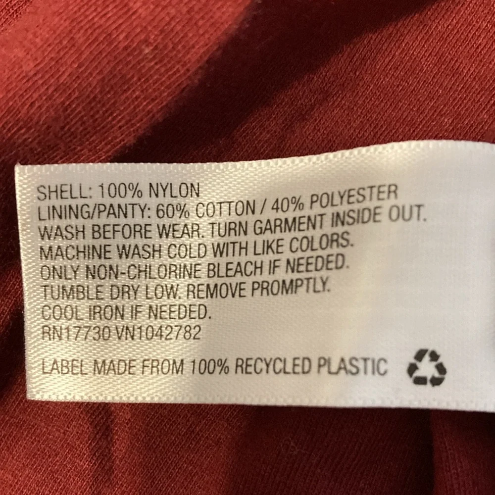 18M burgundy lace dress like new